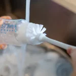 نحوه ضدعفونی کردن شیشه شیر و لوازم نوزاد برای پیشگیری از بیماری